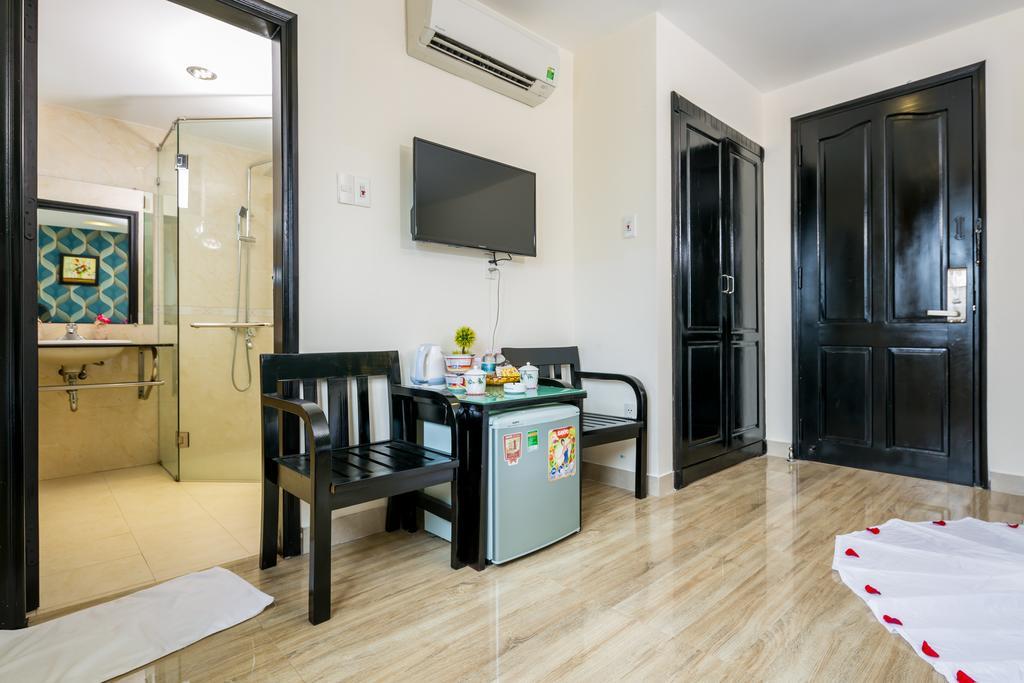La Maison Danang Beach Hotel Extérieur photo