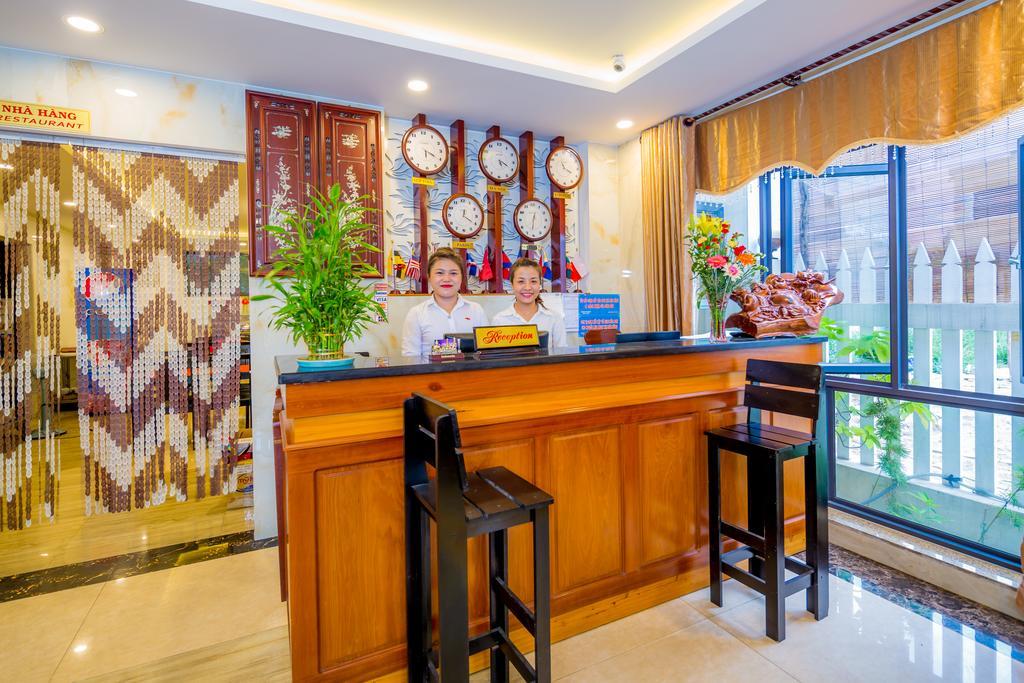 La Maison Danang Beach Hotel Extérieur photo