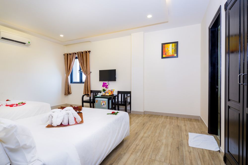 La Maison Danang Beach Hotel Extérieur photo